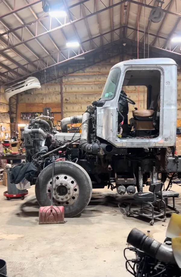 Route 32 Truck Repair LLC - photo 4
