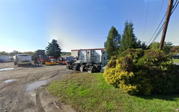 Albany Avenue Truck & Trailer - photo 4