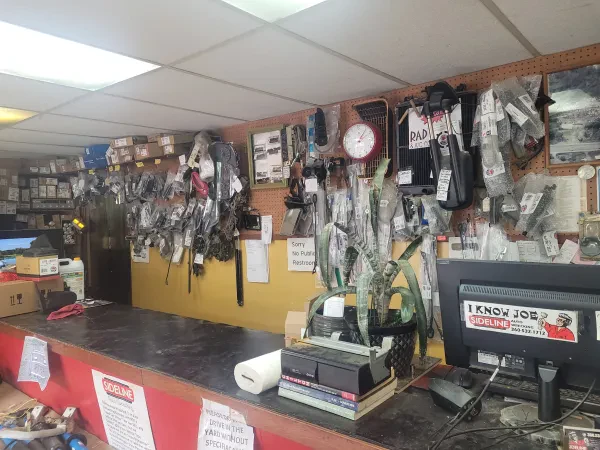 Sideline Auto Wrecking Inc - photo 2