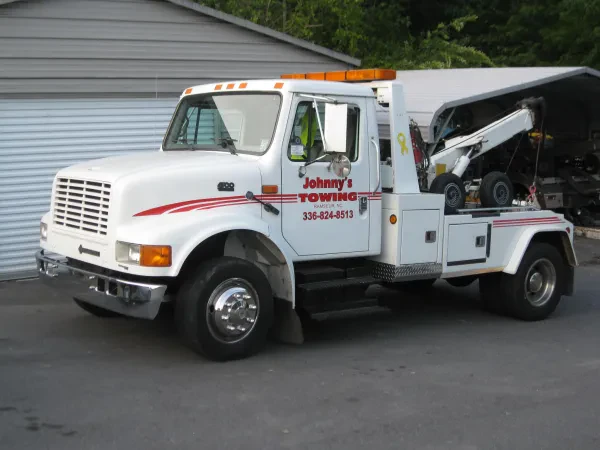 Johnny's Towing - photo 4