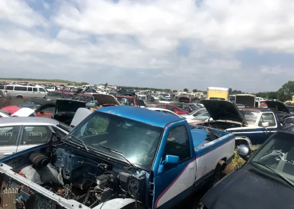 Parts World/Roosevelt Auto Salvage - photo 2