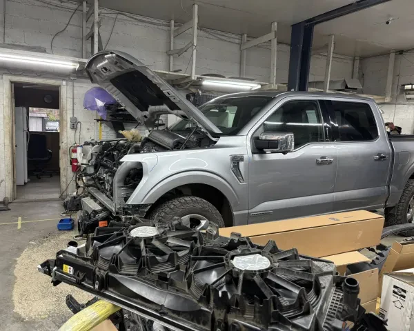 Gayan's Auto Body & Towing - photo 4