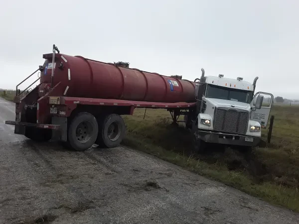 D&C Cowboy's Wrecker Service - photo 3