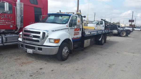 MKM Wrecker Service - photo 3