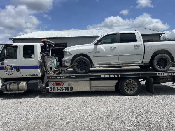 T&S Towing & Recovery - photo 2