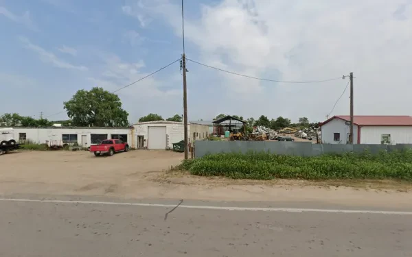 Husker Used Trucks & Parts Inc - photo 3