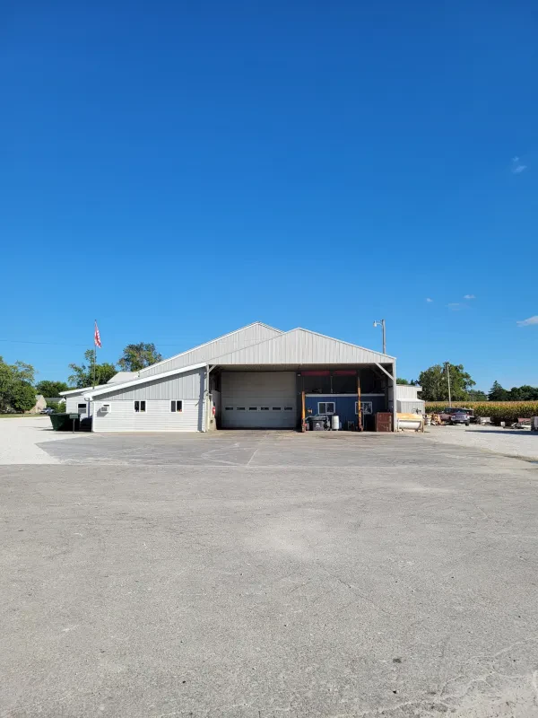 Bushnell Truck Repair & Towing Inc - photo 2