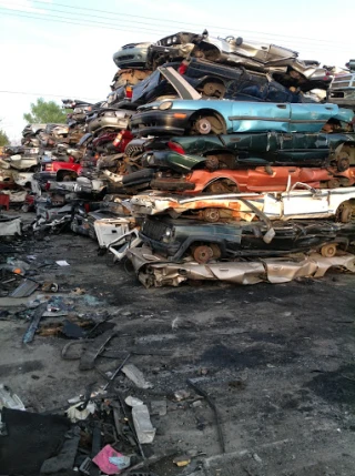 Dave's Auto & Truck Dismantling JunkYard in Duarte (CA) - photo 2