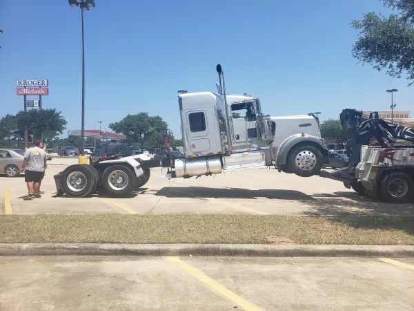 Kwik Tow Heavy & Light Duty Towing Service - photo 2