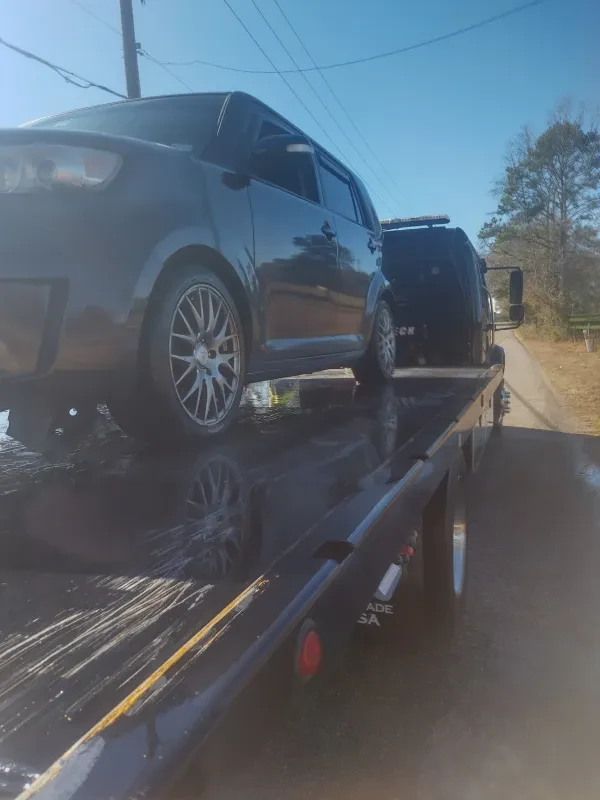 Kwik Tow Heavy & Light Duty Towing Service - photo 3