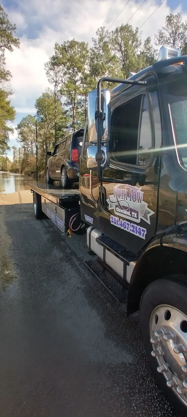 Kwik Tow Heavy & Light Duty Towing Service - photo 4