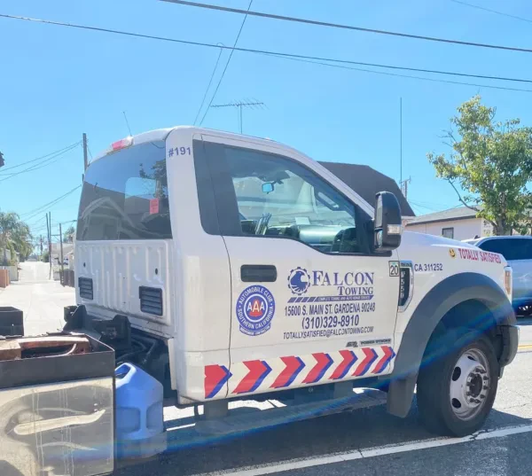 Falcon Towing - photo 3
