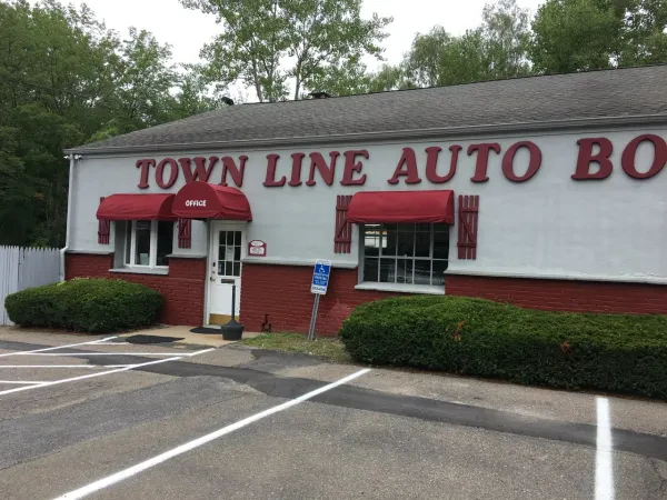 Town Line Body Shop - photo 2