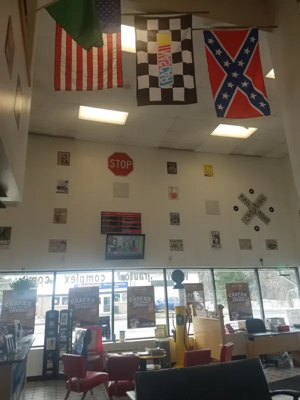 J&R Auto Complex - photo 2