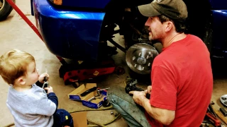 Halvorson's Auto 24 HOUR TOWING