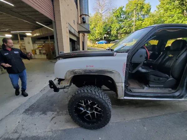 Howard's Auto Body - photo 4