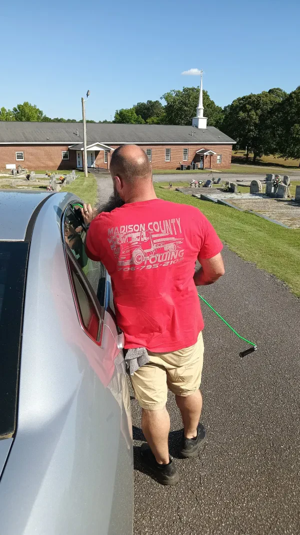 Madison Co. Towing - photo 3