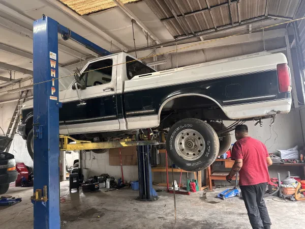 Barragan Speedy Auto & Repair AKA Barragan Eagle Towing - photo 4