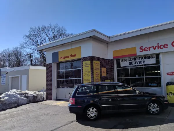 Pleasant Street Shell - photo 2