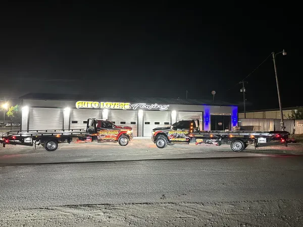Auto Lovers Towing and Collision - photo 4