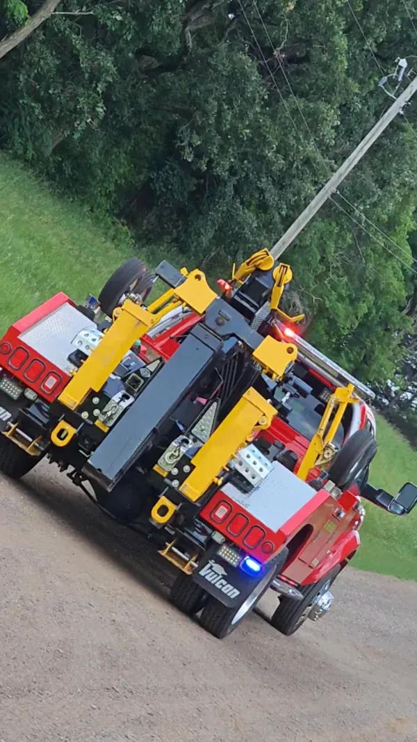 Leaf's Towing & Recovery - photo 2