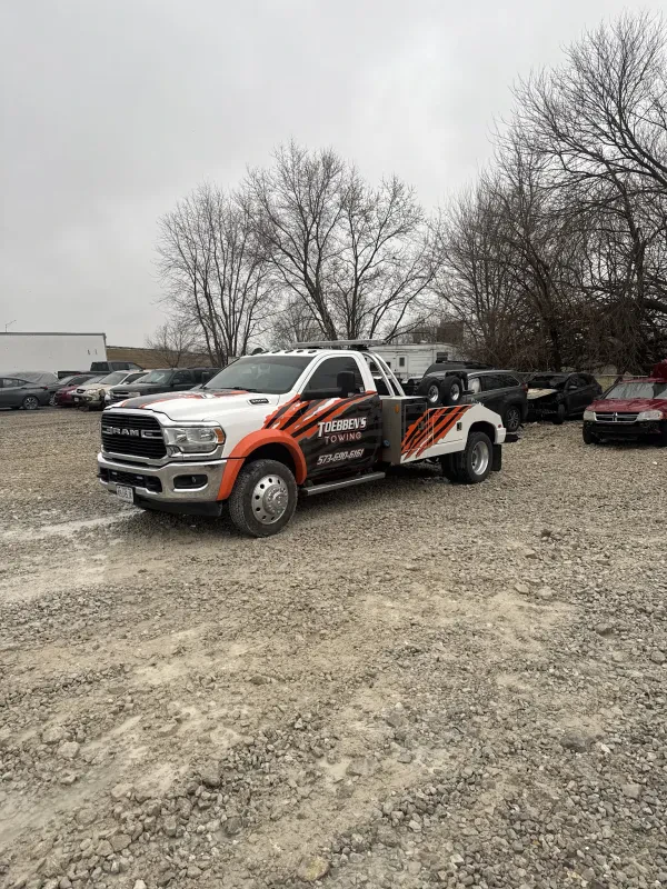 Toebbens Towing - photo 3
