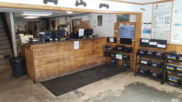 Aazzee's Auto Salvage - photo 3