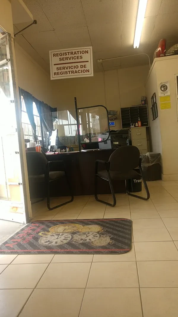 Godinez auto body parts & services - photo 2