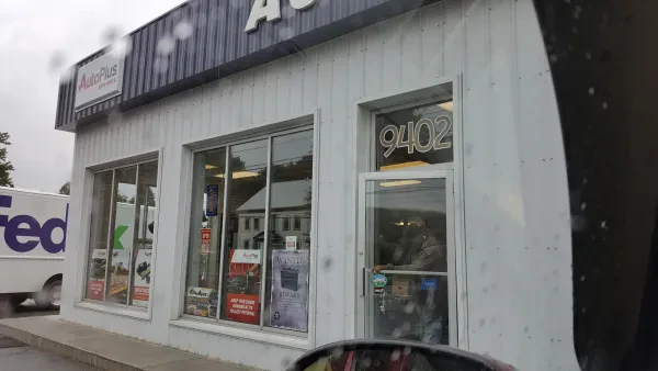 Hunt's Auto Parts and RV repair - photo 3