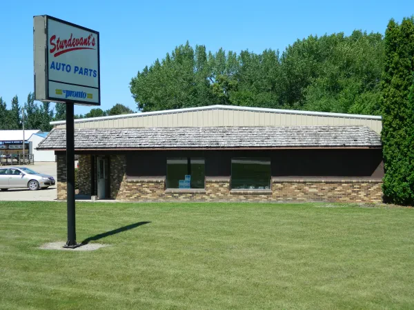 Auto Value Elbow Lake - photo 2