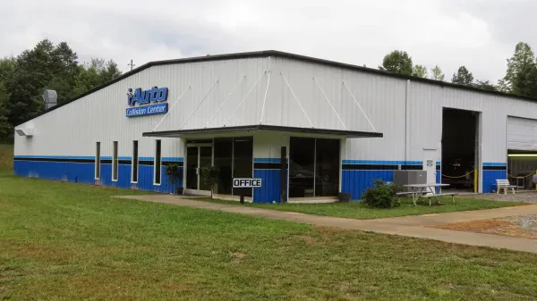 iAuto Collision Center - photo 2