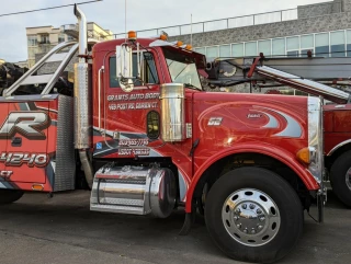 Grant's Auto Body & Towing