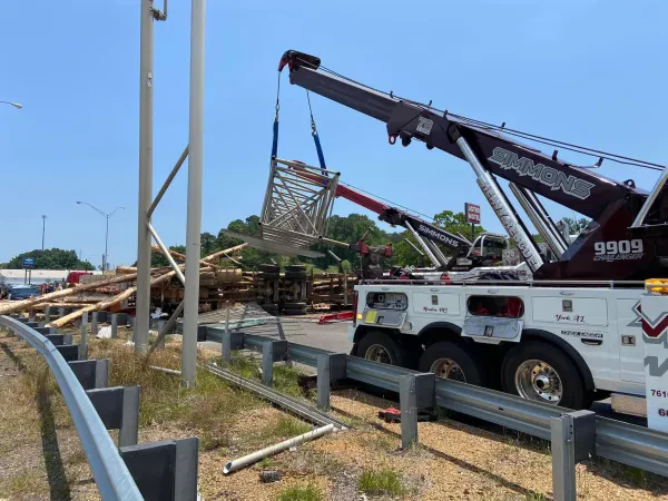 Simmons Wrecker Service - photo 2