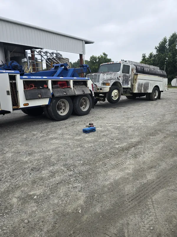 Johnny's Automotive & Diesel Repair and Platinum Towing - photo 4