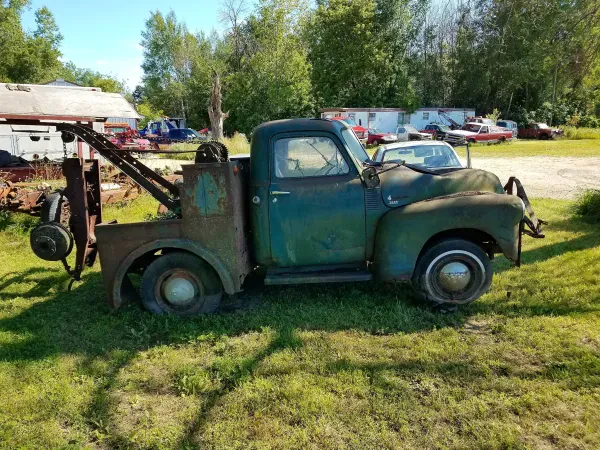 Clute's Garage & Wrecker Service - photo 3