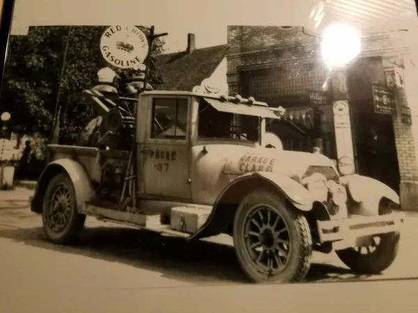 Clute's Garage & Wrecker Service - photo 4