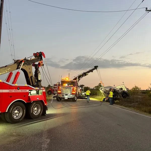 Highway 290 Wrecker Services - photo 2