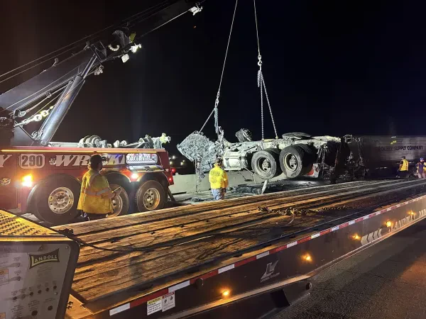 Highway 290 Wrecker Services - photo 4