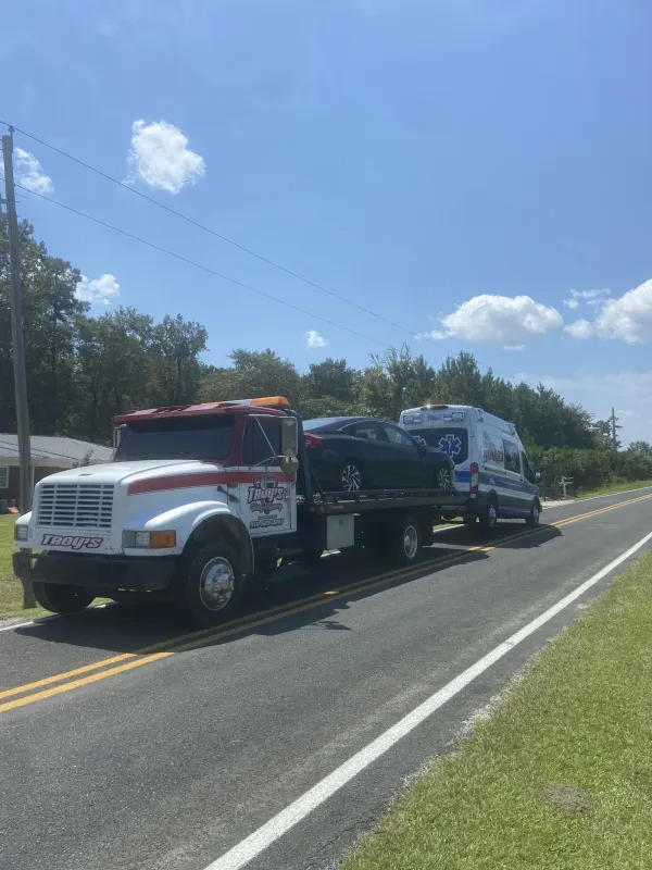 Troys Towing And Recovery LLC - photo 3