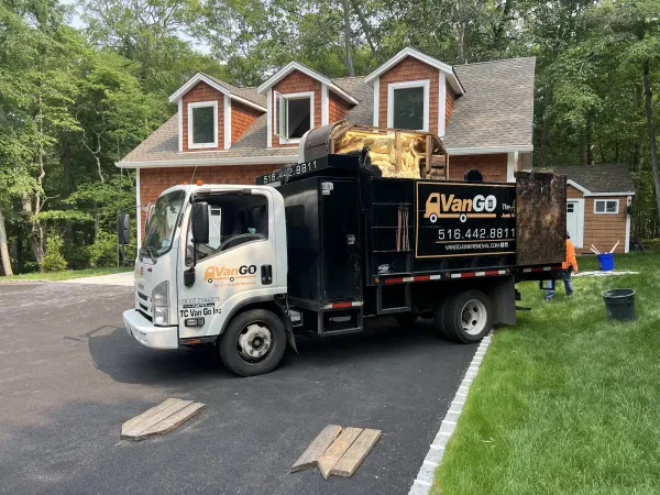 Vango Junk Removal - photo 4