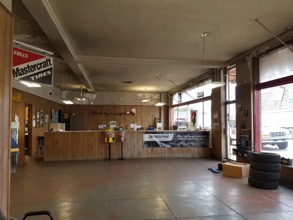 Elwood Tire & Auto Services Inc - photo 2