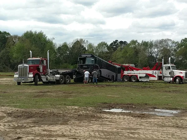 Phillip's Towing & Recovery LLC - photo 2