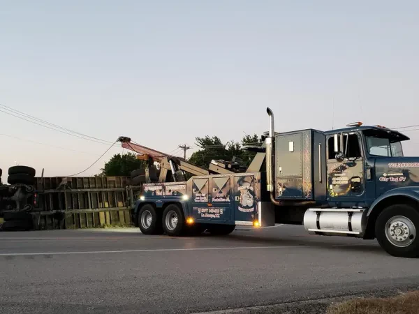 Ken's Towing & Recovery - photo 5