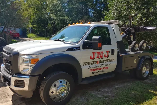 JNJ Towing and Recovery - photo 2