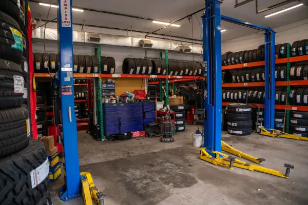 RIB TIRE & AUTO REPAIR - photo 2