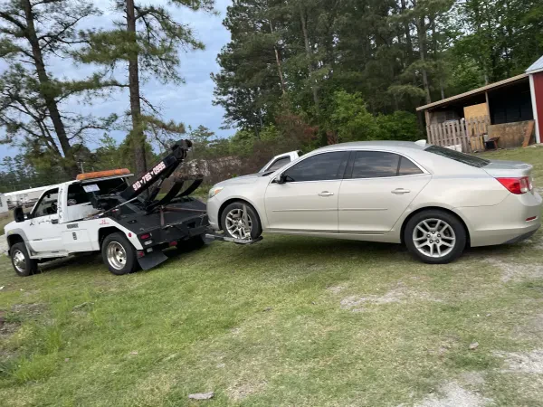J&L Towing Recovery & Roadside Service - photo 3
