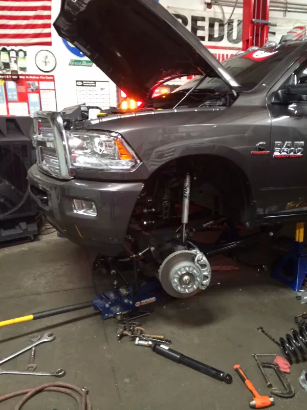 Myles Truck Repair - photo 3