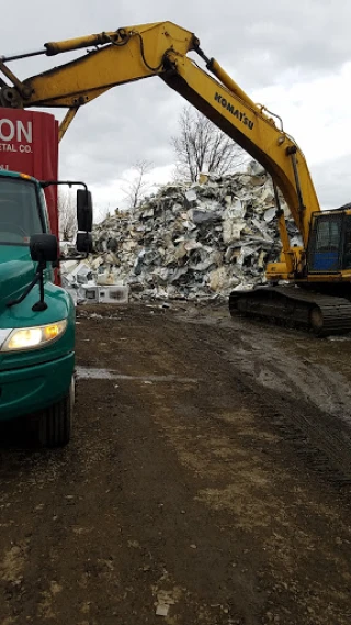 Clyde Auto Recycling JunkYard in South Amboy (NJ) - photo 4