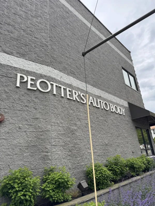 Peotter's Auto Body, Inc. - photo 4