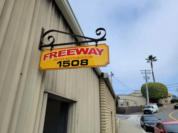 Freeway Auto Restoration - photo 2